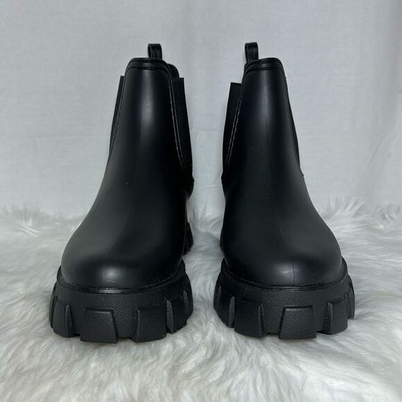 Jeffrey Campbell NWOT Lug Sole Chelsea Black Rain Booties Sz 10 - Picture 3 of 7